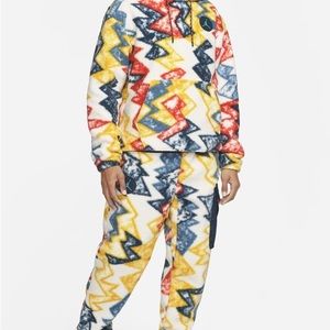 Essential Mountain Fleece Cargo Joggers
JORDAN